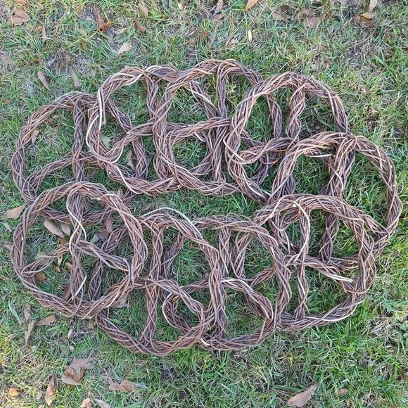 Natural Woven Peace Sign Decor - Grapevine Wreath - Picture 6 of 6
